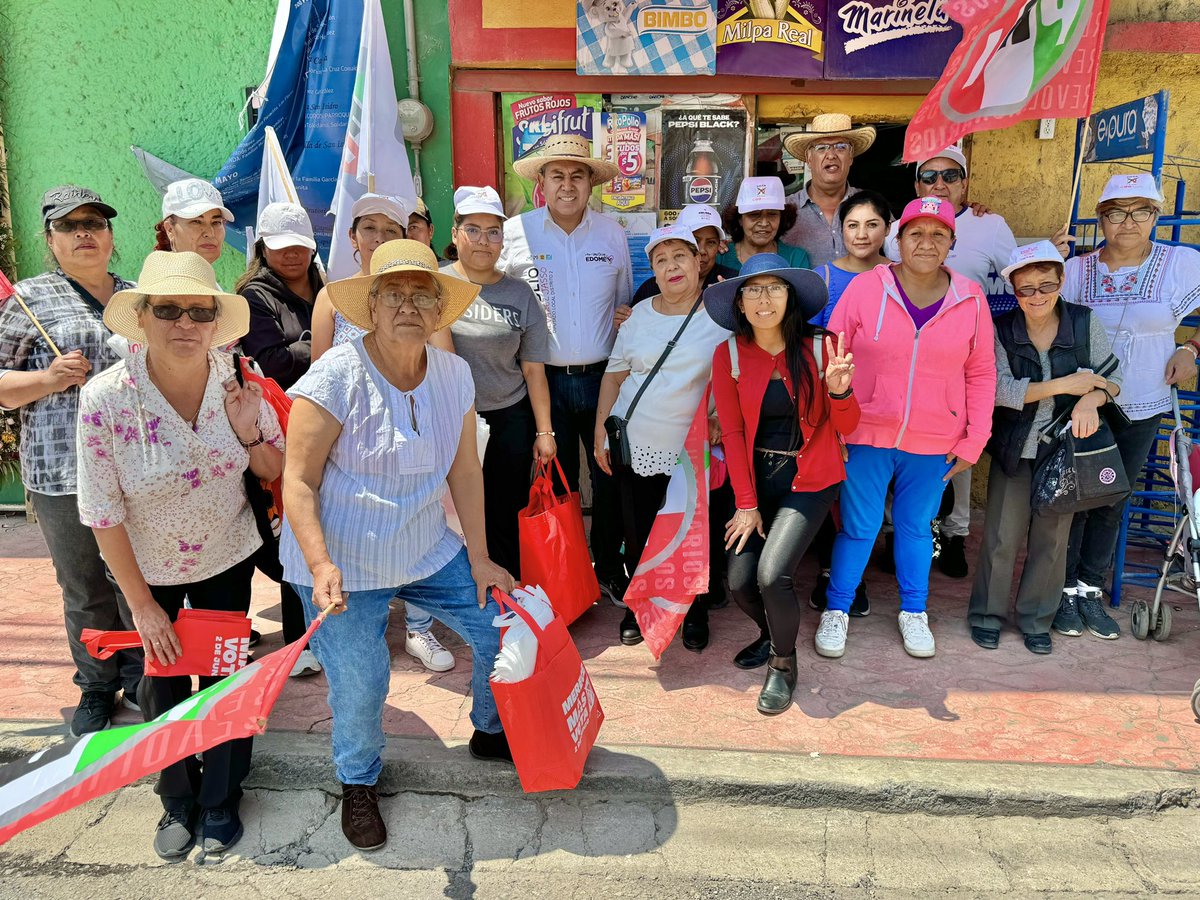 braulioalvarezj's tweet photo. #EsTiempo 
De regresar a donde hemos dado resultados y atender lo que falta.
Porque las necesidades siempre están presentes, hoy tome nota de lo que falta en el #Distrito2Toluca para ponerlas en el centro de mis gestiones como diputado.

#VotaPRI
#BraulioDiputado https://t.co/vowENemMdM