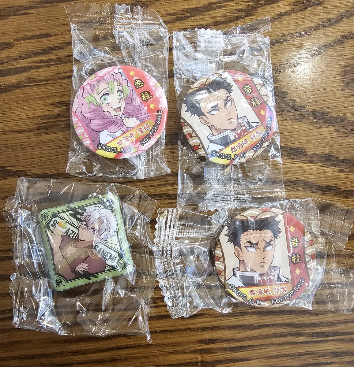 lenstarfd3s's tweet photo. 交換 鬼滅の刃 くら寿司 ビッくらポン

譲
クッションチャーム→不死川実弥
缶バッジ→悲鳴嶼行冥2、甘露寺蜜璃

求 冨岡義勇(クッション)が決まり次第、竈門炭治郎

本日24日(金)16:30以降、なんばマルイ付近にて手渡し。
今から用事のため、返事は16時以降からとなります。
郵送は複数から。 https://t.co/Hx4Ft3sw6b