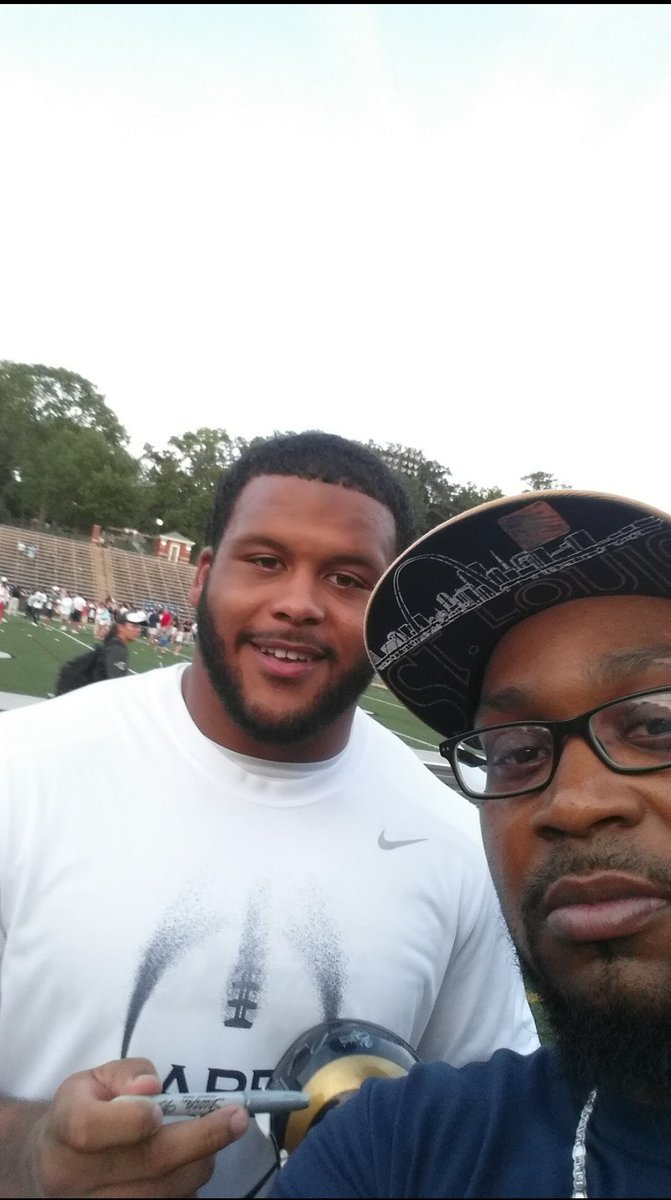 DaRealAmT's tweet photo. @AaronDonald97 Happy B Day Goat 🐐♊️ we need to redo this pic, shit from almost 10 years ago we both done glew tf up. Enjoy retirement bro 💯 https://t.co/jSjhvVdgUA