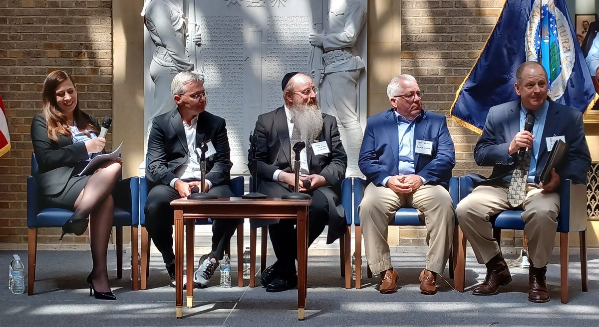 JCCofRP's tweet photo. Our ED @Dealallison attended the USDA Center for Faith Based and Neighborhood Partnerships discussion on Kosher Food Access in Emergency Food in Washington D.C. https://t.co/BDBC1LwbQI