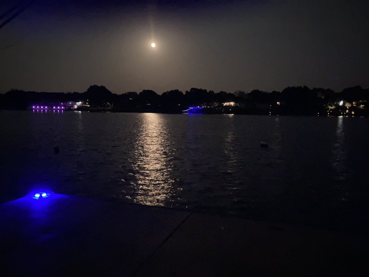 Night time on the Colorado River is just so cool. Love the Hill Country region of Texas for this kinda stuff. :D