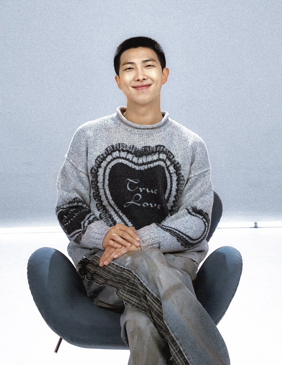 stiill_remember's tweet photo. Hoy le dan una revolcada a la industria musical 

RIGHT PLACE WRONG PERSON
RM IS COMING
RPWP TODAY.
LOST IS COMING.
#RM_LOST #RPWP #RightPlaceWrongPerson https://t.co/53n4e82lLz