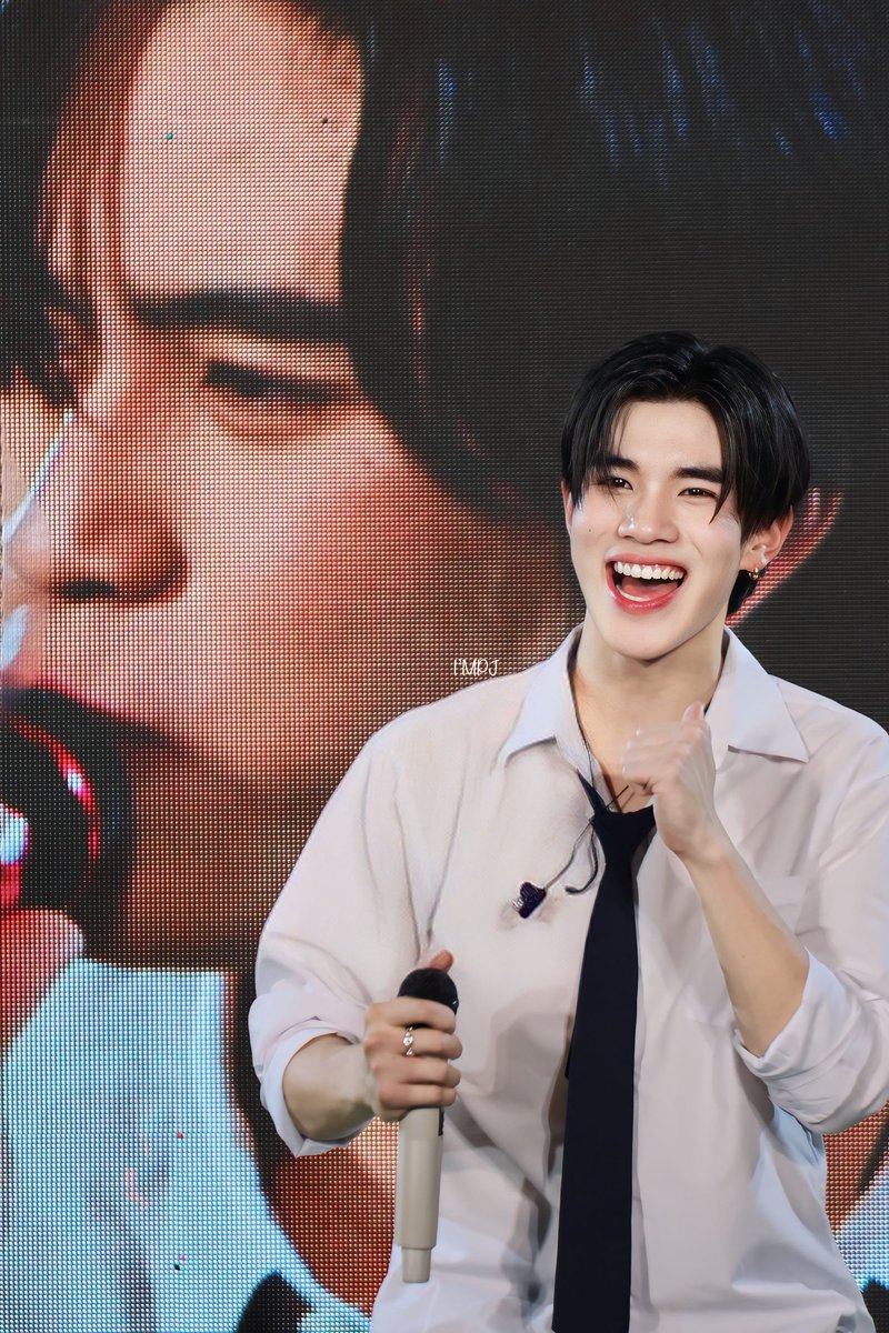 j_chittha's tweet photo. ต่อไปนี้อาการของการเป็น วันศุกร์(สุข) ก็จะเป็นอาการนี้แล้ววววว 😜❣️💞 
รอดูแล้ววววว ขอพ่วงแท็ก #MyLoveMixUpTH #MyLoveMixUp #เขียนรักด้วยยางลบ 

#fourthnattawat 
#เจมโฟ้ดชวนชิมOnlyatGrab
#GFxOnlyAtGrab
Photo : I’MPJ #IMPJ 

@tawattannn https://t.co/uxNPC17oZ3