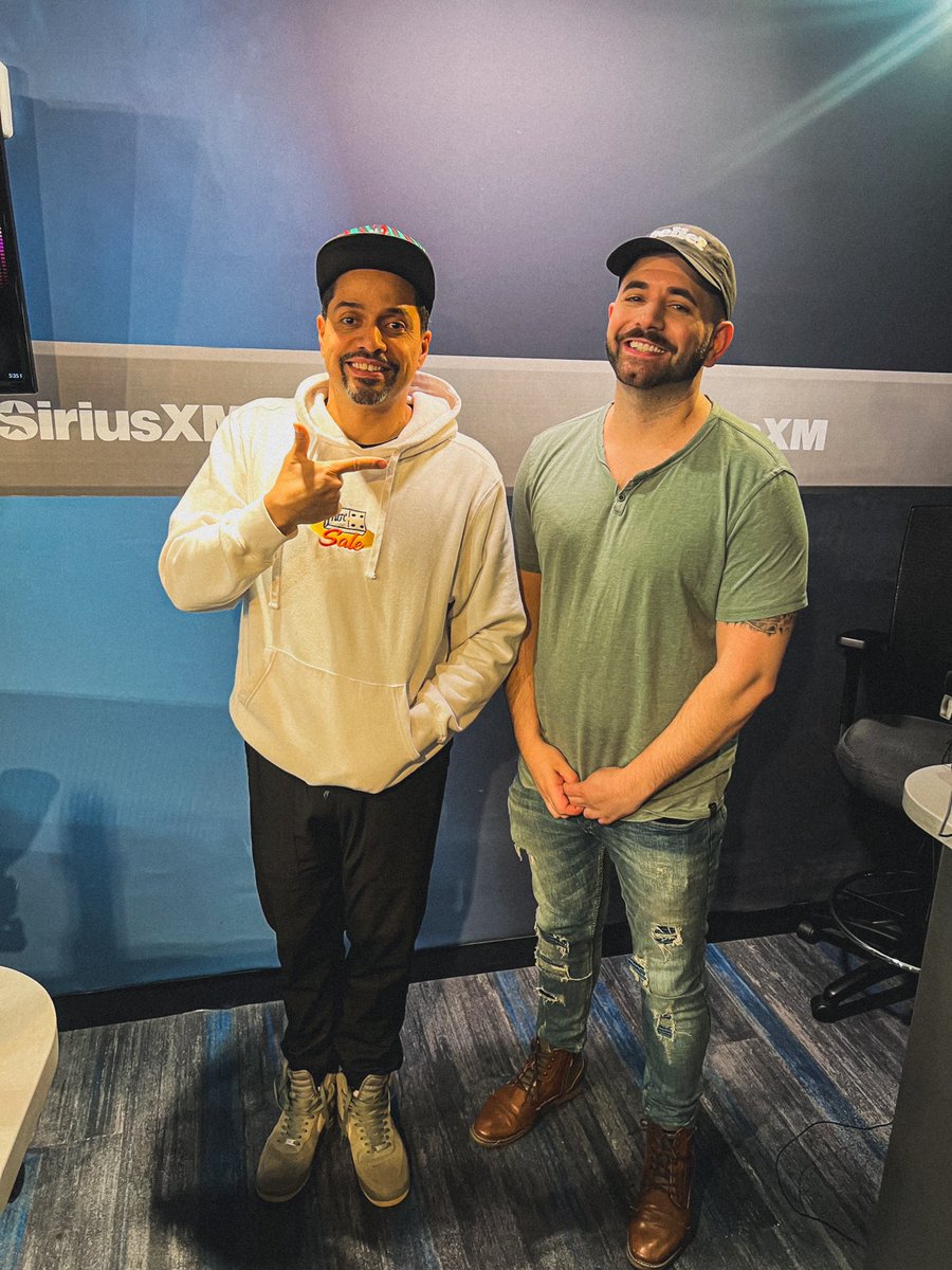 MCBravado's tweet photo. Had the privilege of talking to the legendary @iDstroy of The Arsonists for @SIRIUSXM @Shade45 about “belief” and #BeatsNotBullets. Always humbled when real pioneers of this spend time with my art and help me live my purpose. It takes a village ✌️❤️ https://t.co/yUWhYBHt5u
