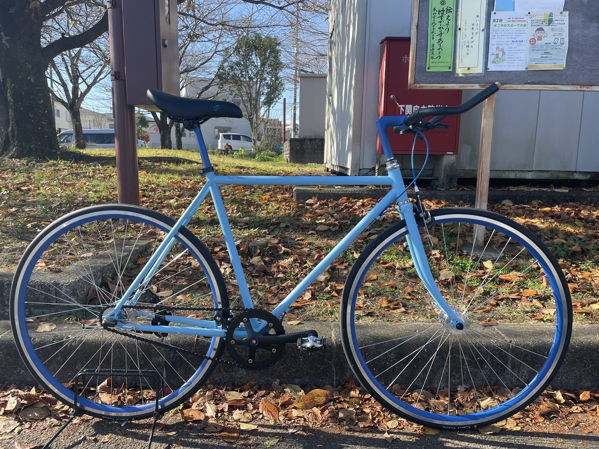 coccipedale's tweet photo. ブルー系×ブラックのシックな一台🚲爽やかさもあり、お洒落です✨
週末はお天気も良さそうなので、自転車でお出かけもいいですね♪ https://t.co/WxMacCqjYJ