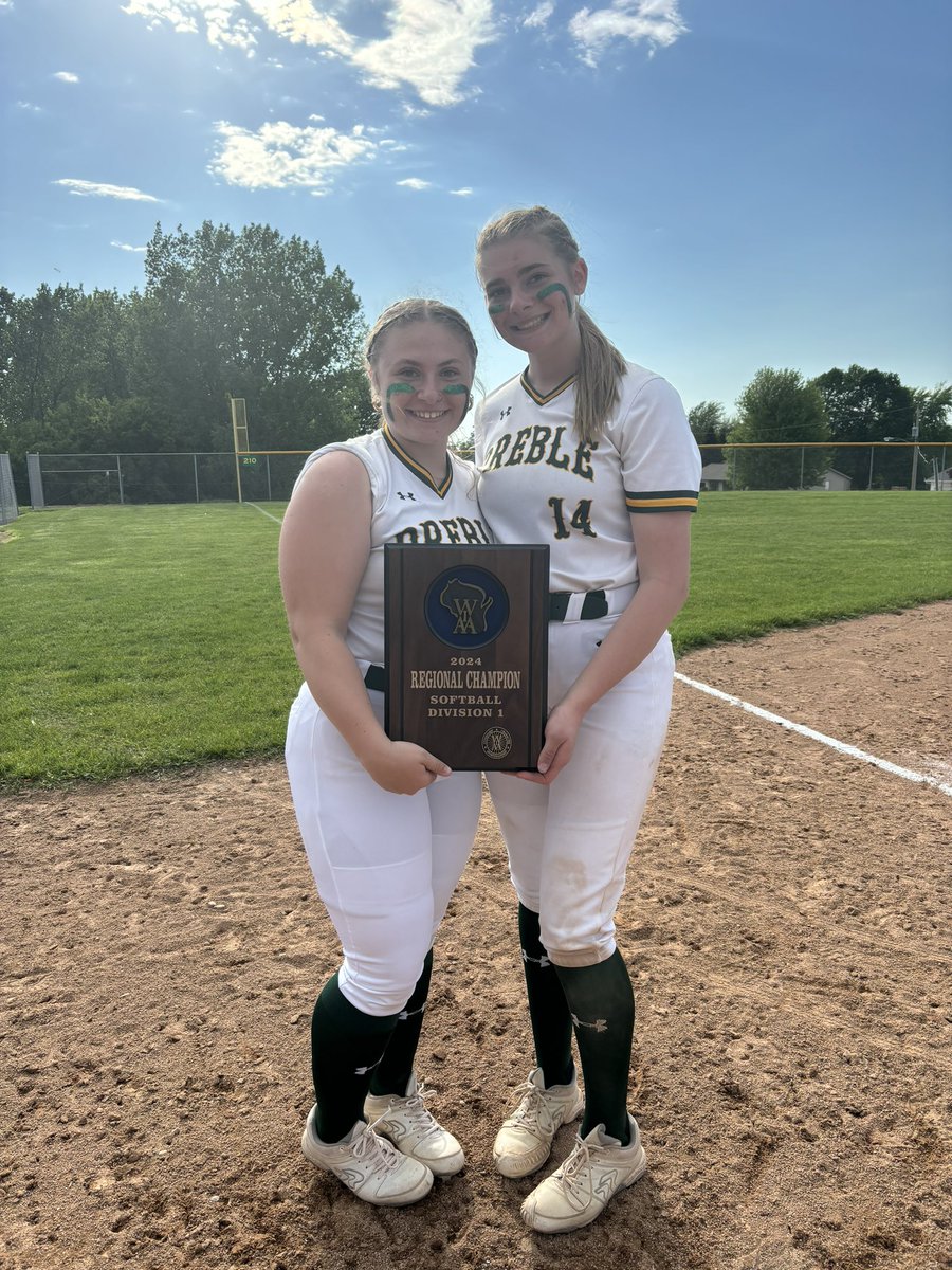 Regional Champions; still so much work to be done and I’m so proud of my hardworking team. @preblesoftball @Velo_Softball @Velocity_GB @ShowtimeSports1 @virtualcombine @TenleyKuehn14