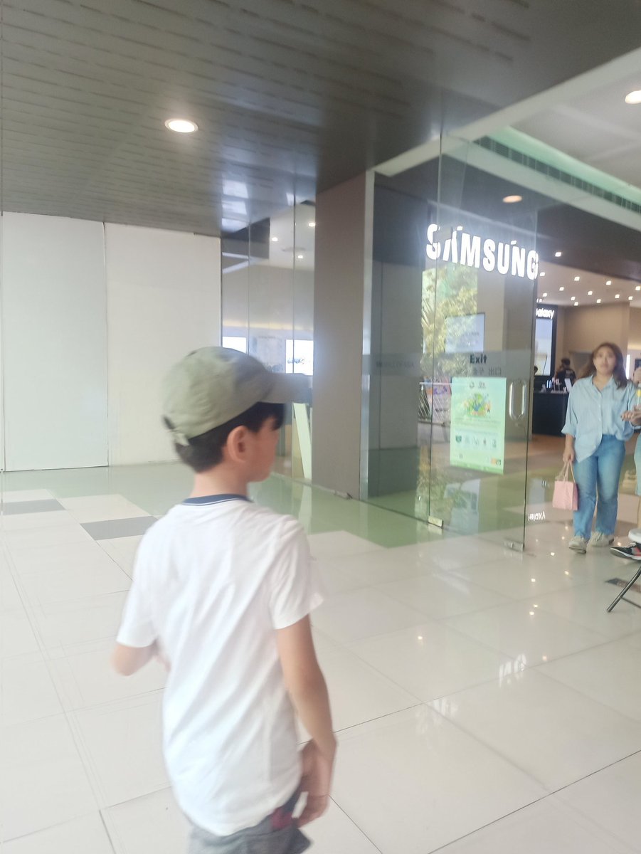 ClopinoAnn's tweet photo. Si Bossing! Jeep lang ang kaniyang gustong sakyan! hahaha
#MyBunso #Littlemonkey https://t.co/BHj5tXIzKk