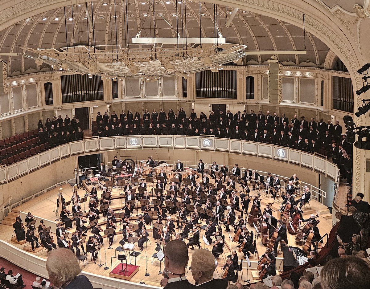 Magnificent @chicagosymphony and Chicago Symphony Chorus, singers Karen Cargill and @marieriksmoen, and great conductor @NeemeJarvi bringing to life Mahler's 2nd at Orchestra Hall tonight. And thanks to patrons (including Martha Nussbaum) for helping make it happen.