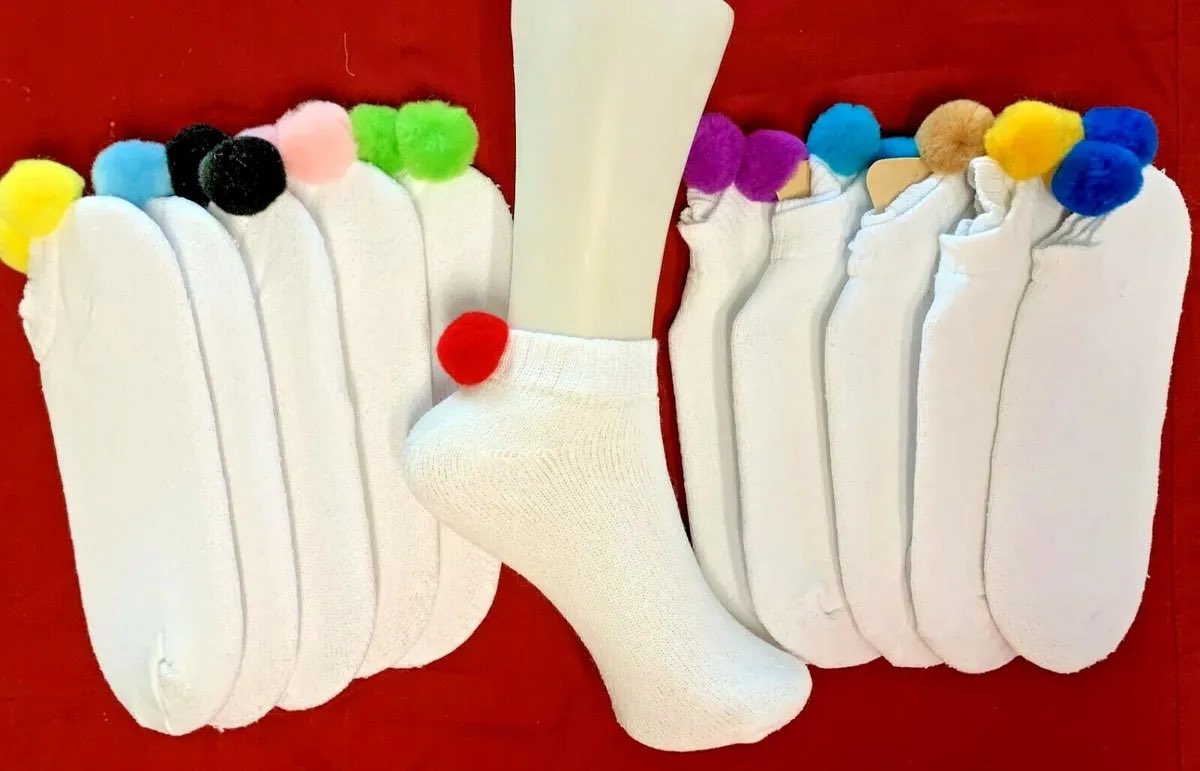 AshleyShyMiller's tweet photo. K-Swiss with ankle pom pom socks. IYKYK https://t.co/IrOE4huZnN