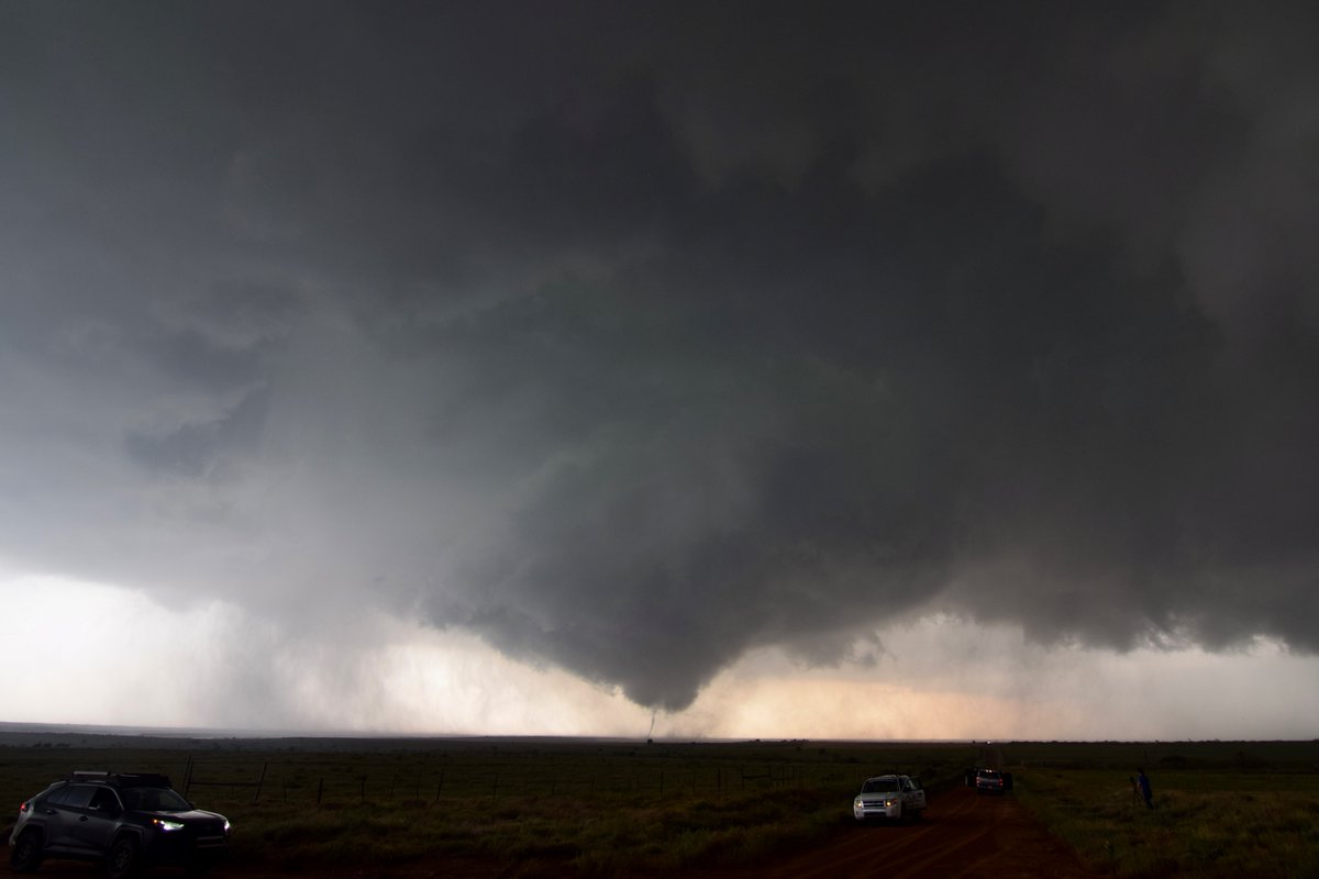 The first suction vortex – El Dorado, Oklahoma today. Tracked LIVE for @MyRadarWX: