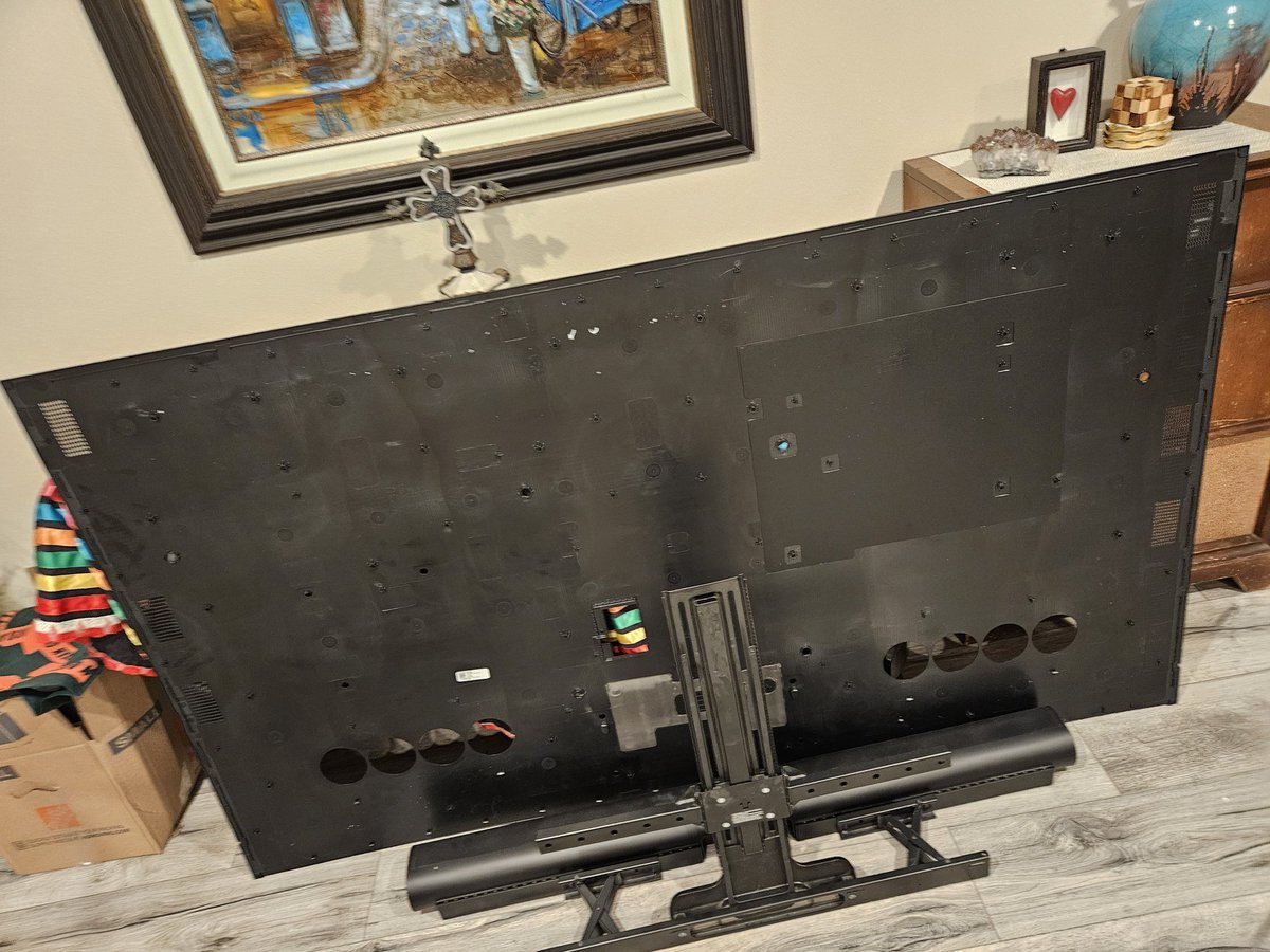 rob_richardson1's tweet photo. @SamsungCareSA this is your idea of "Care"....
I had the worst customer experience of my life today to the point where your technician tried to push me out of my doorway to get into my house. 
I'm looking forward to your management's response tomorrow since everything is recorded https://t.co/Mcb9lFqTZJ