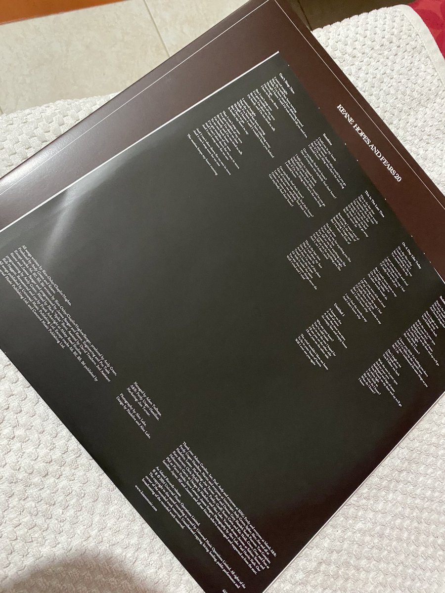 thehamburgsong's tweet photo. Hace unos días llegó !!! El spotify fans first de @keaneofficial !!! La versión color Borgoña que es hermosa !!! Y mi primer vinilo 😎✌🏼 #keane #keane20 #tomchaplin #richardhughes #timriceoxley #jessequin #hopesandfears https://t.co/xwRgo5nPtS