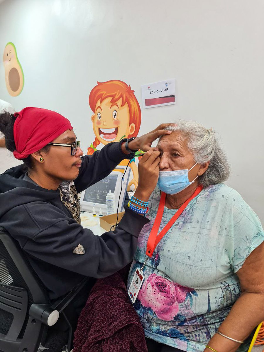 El 1x10 del Buen Gobierno también nos ha orientado hacia la necesidad de atender las diferentes patologías oftalmológicas que ha reportado el pueblo. 

De esta manera, realizamos este #23May una amplia jornada del Plan Quirúrgico Oftalmológico en San Bernardino.

#CreoEnVenezuela