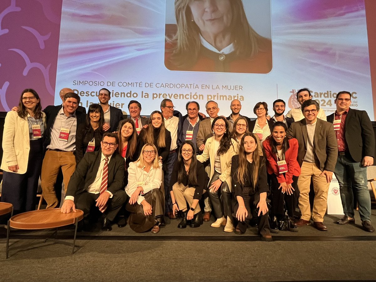Congreso Uruguayo de Cardiología.
Simposio Centro Cardiologico Americano. <a href="/CcaUruguay/">Centro Cardiológico Americano</a> 
Homenaje al Dr. Ramón Scola , jefe de cirugía cardiaca Sanatorio Americano ! 
Hay equipo 🙌🙌