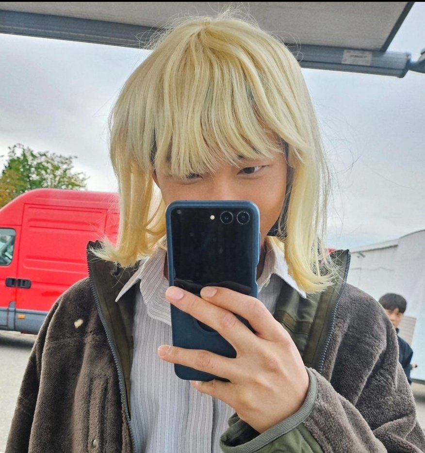 sevenrchive's tweet photo. WE FINALLY KNOW WHY NAMJOON HAD THE BLONDE WIG 😭😭😭 https://t.co/SKaWbyZH2B