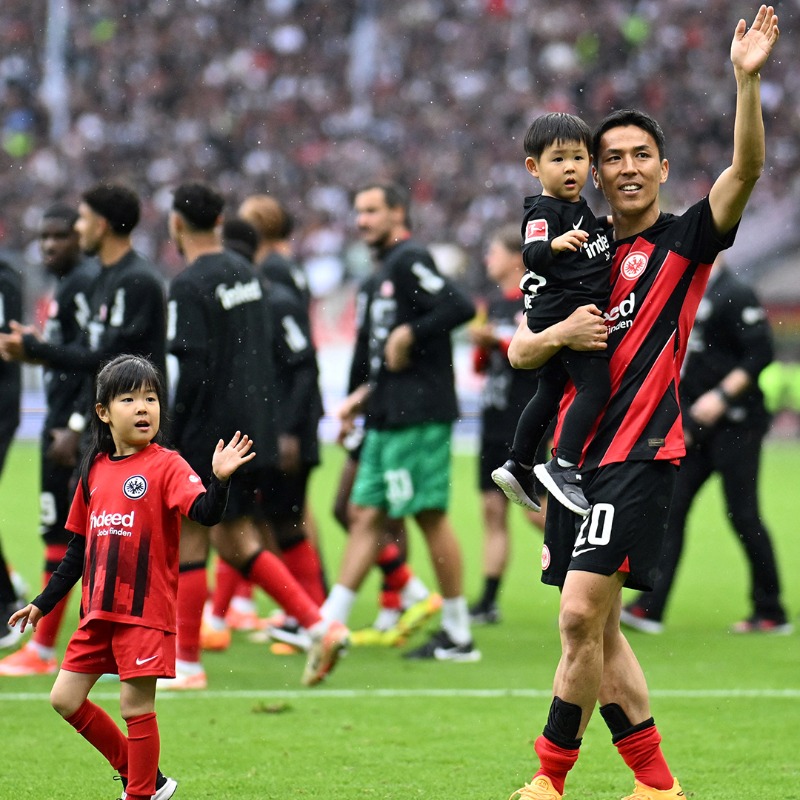 🇯🇵感極まった瞬間🇩🇪 #フランクフルト での現役ラストマッチ後