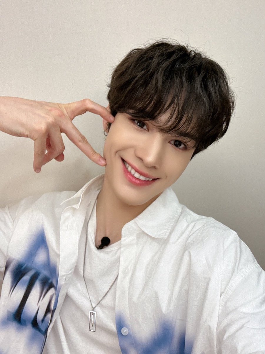 BDU4official's tweet photo. [📷] 

우리 삐유여러분!! 앞으로 삐듀와 함께 수많은 행복한 추억들을 만들자~ 사랑해요! B.D.U 💖 B.U 

#BDU #비디유 #JAYCHANG #제이창 #ジェイチャン #삐유 https://t.co/zZw5x9umTS