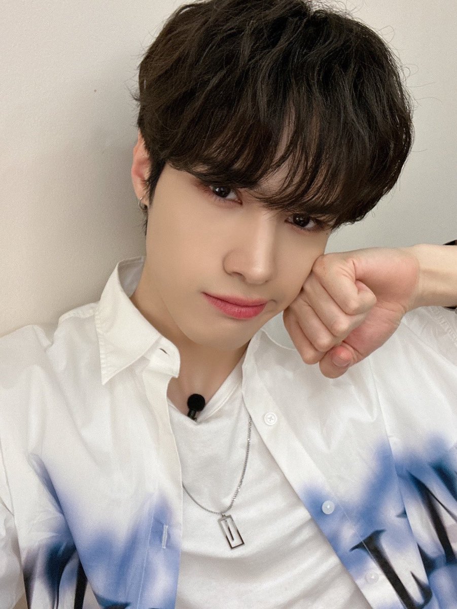 BDU4official's tweet photo. [📷] 

우리 삐유여러분!! 앞으로 삐듀와 함께 수많은 행복한 추억들을 만들자~ 사랑해요! B.D.U 💖 B.U 

#BDU #비디유 #JAYCHANG #제이창 #ジェイチャン #삐유 https://t.co/zZw5x9umTS