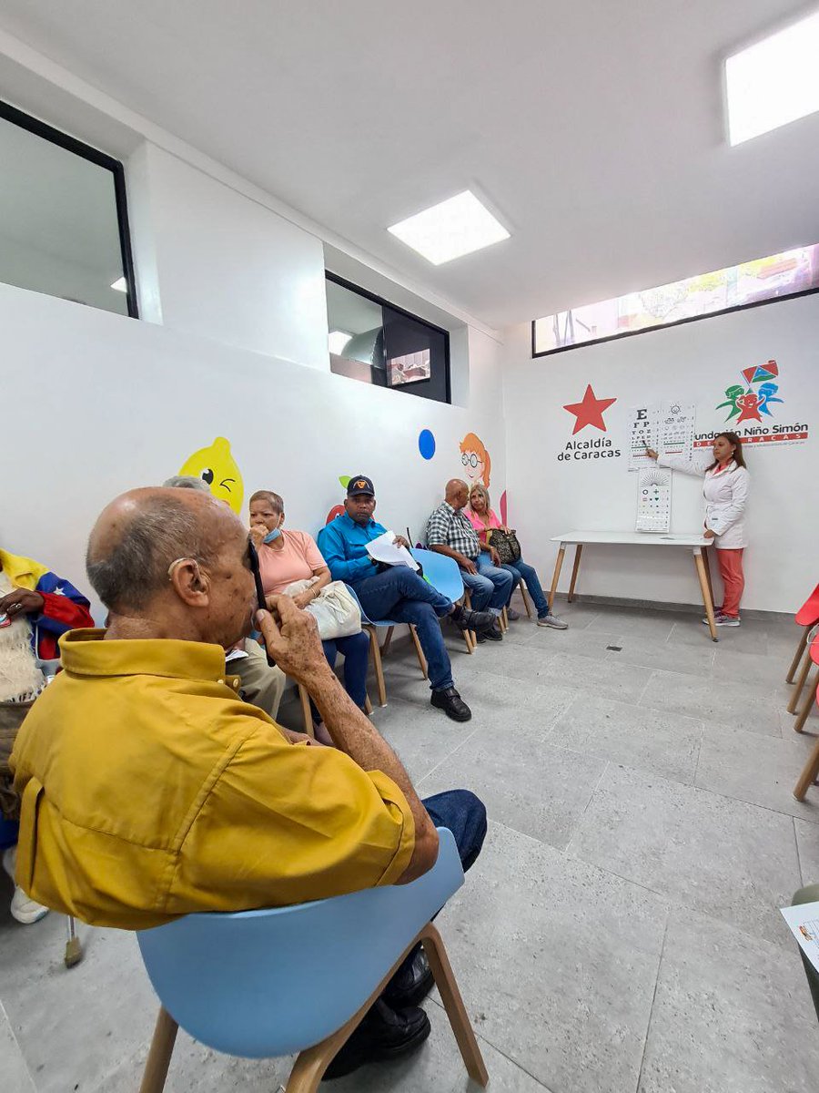 La jornada incluyó a trabajadores de la <a href="/AlcaldiaDCcs/">Alcaldía De Caracas</a> y casos de las diferentes parroquias de la ciudad capital.

El equipo de <a href="/FastacVe/">Fastac Alcadia de Caracas</a> estuvo a cargo de este abordaje. Los felicito por su excelente trabajo.

#CreoEnVenezuela