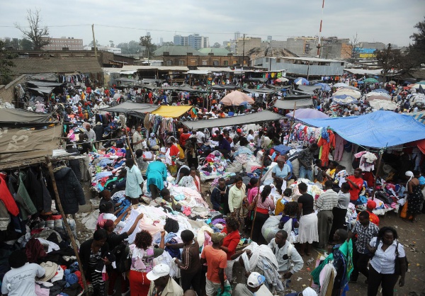 GhettoRadio895's tweet photo. Gikomba evictions to start today, against traders protests. 
Government claims that the market is on riparian land and there is need for safer business environment.  
Hapo vipi? 
#Brekko https://t.co/8yShYh8ecG