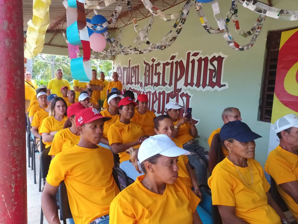 Feliz día #avileños ,acto provincial de nuestros avicultores recordando la historia y reconociendo a todos los que día a día dan su paso al frente para cumplir con el compromiso con nuestra revolución.
Muchas felicidades!!!🌟🐔🇨🇺
#60añosdetradiciónavícola 
#PorCubaJuntoCreamos