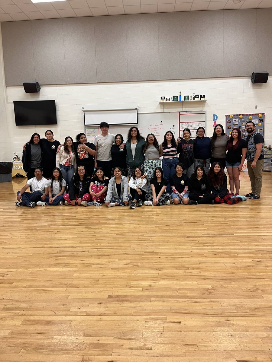 Tomorrow is the last day that Ballet Folklórico will be one class period at the high school. Today was more than likely the last day these students will all be in the same room together. What a year it has been! Here’s to 2024-2025 school year!