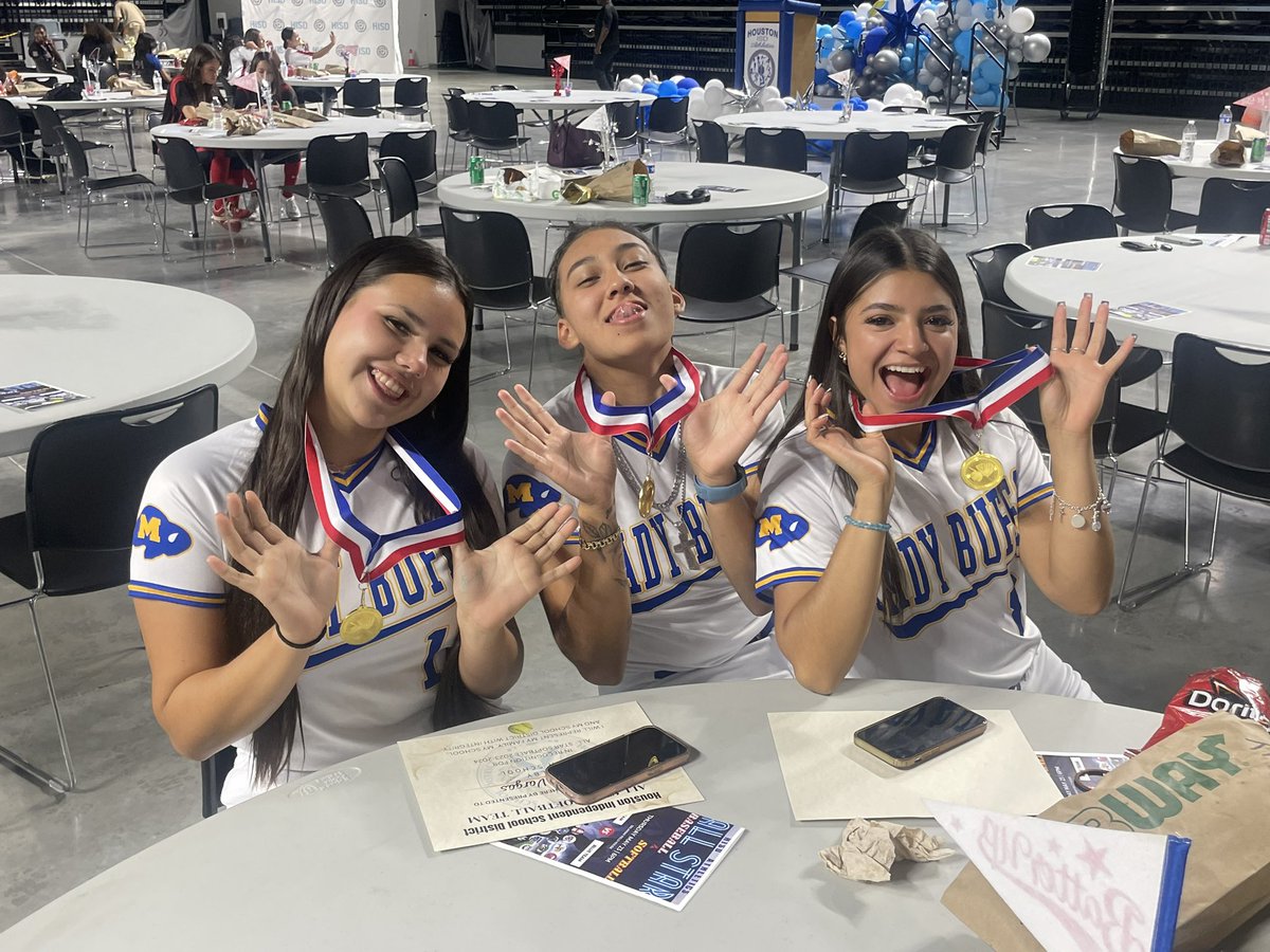 milby_softball's tweet photo. Congratulations to Milby Softballโs Senior All-Stars. #BuffTuff #GoBuffs https://t.co/FMoVQIZny8