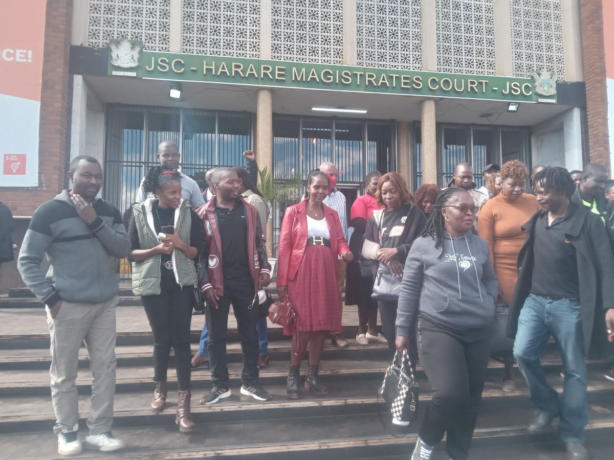 Masiyiwa7's tweet photo. The persecution of @ARTUZ_teachers has escalated.The unjust conviction of @OMasaraure is meant to distabilise the growing momentum of #MyFairWage campaign,sentencing is today at 9 am.We also condemn the continuous persecution of 16 teachers of ARTUZ. #FreeObert https://t.co/IGC4e14JHp