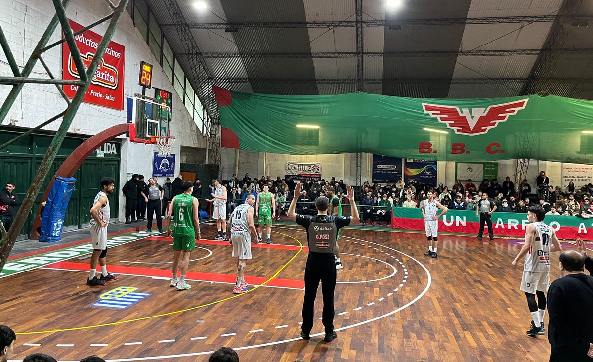 Además, se completó el juego entre <a href="/VerdirrojoBbc/">Verdirrojo B.B.C.</a> y <a href="/Stockolmoficial/">Club Atletico Stockolmo</a> con victoria visitante por 95-92 en tiempo suplementario tras igualar en 82 durante los 40’.

- <a href="/DiegoSoarez8/">Diego Soarez</a> 22PTS, 16REB
- <a href="/MauroZ_13/">Mauro Zubiaurre</a> 22PTS, 10REB, 13AS
- <a href="/Luciocastellani/">Lucio Castellani</a> 22PTS, 12REB, 8AS

📸 <a href="/JuampiGallulo/">JuampiGallulo_02 🎙</a>