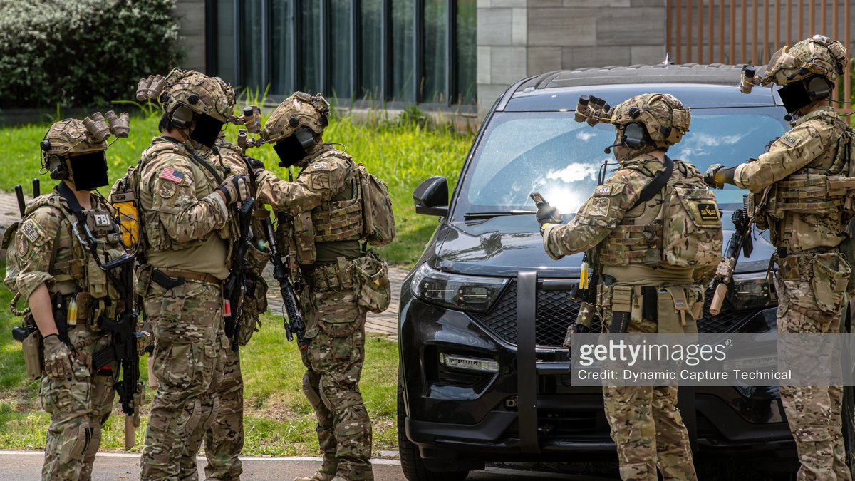 Forever_Lucius's tweet image. Last defense line of the Federal Law.
#NOWAYOUT #LE玩家 #LE装備