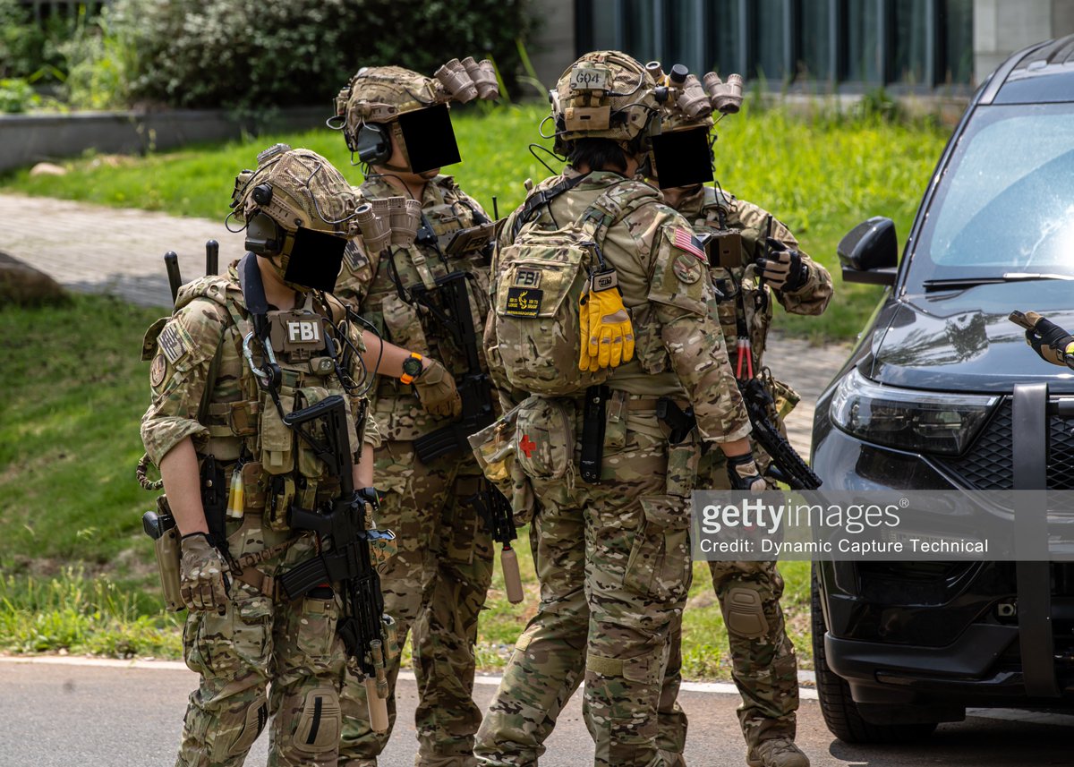 Forever_Lucius's tweet image. Last defense line of the Federal Law.
#NOWAYOUT #LE玩家 #LE装備