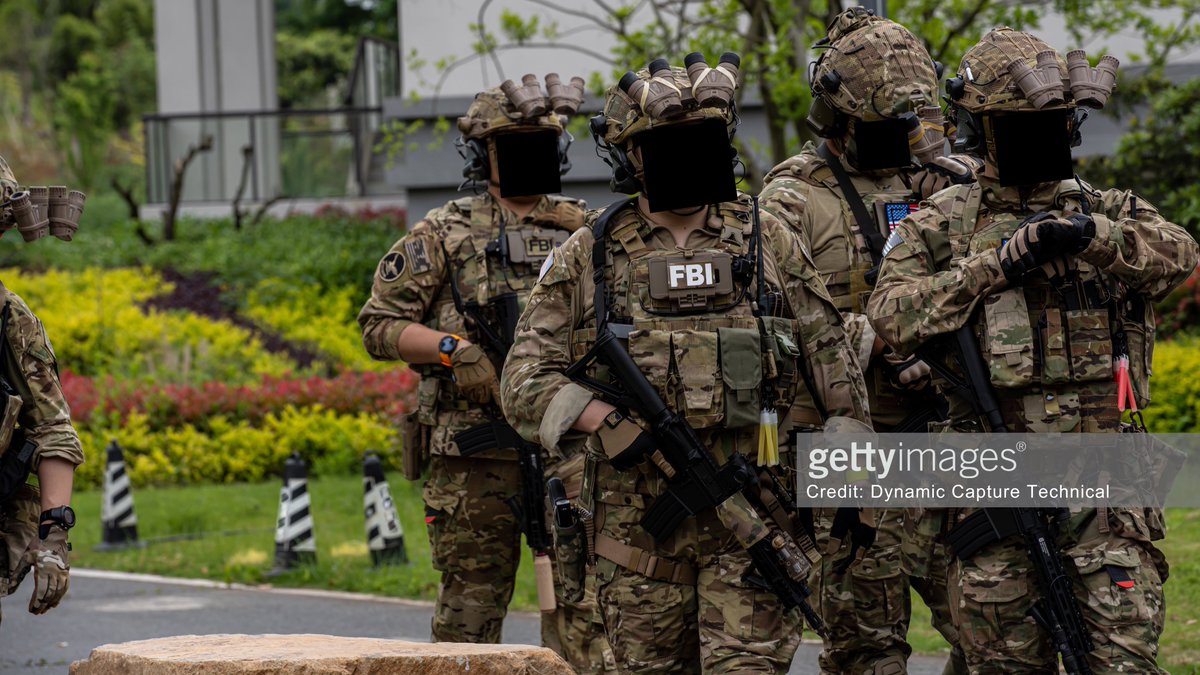 Forever_Lucius's tweet image. Last defense line of the Federal Law.
#NOWAYOUT #LE玩家 #LE装備