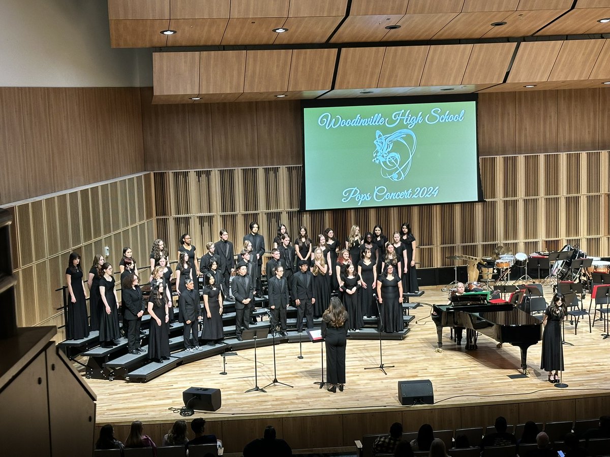 Wonderful #WHSFalcon Pop concert tonight.  Great to see past #TMSWolves and their families enjoying the fabulous music of these talented students. 
#proudtobeondfalcononefamily
🌲🐺🌲
@Northshore_SD