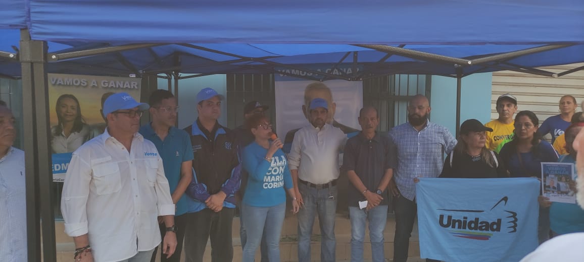 Nuestra estructura a lo largo y ancho de las parroquias históricas de Valencia siempre llevando el msj Por una Venezuela libre y de los venezolanos. Hoy en la inauguración del Comando en la parroquia Santa Rosa juramentando el equipo electoral rumbo al triunfo de <a href="/EdmundoGU/">Edmundo González</a>