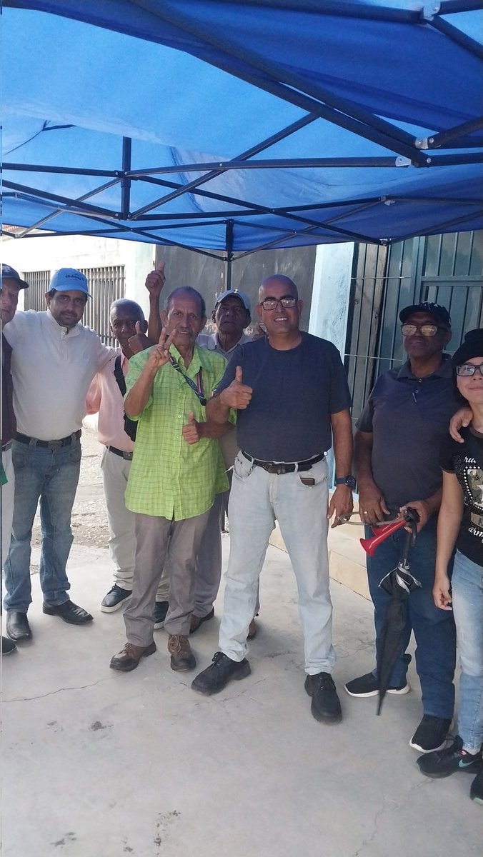 La UNIDAD es la clave para el éxito del rescate de institucionalidad de Venezuela, aquí en la inauguración del Comando para el el triunfo del próximo Presidente de Venezuela <a href="/EdmundoGU/">Edmundo González</a> parroquia Santa Rosa de frente hacia el futuro. Nuestro <a href="/CEMValmoreRVale/">CEMValmoreRValencia</a> en trabajo permanente