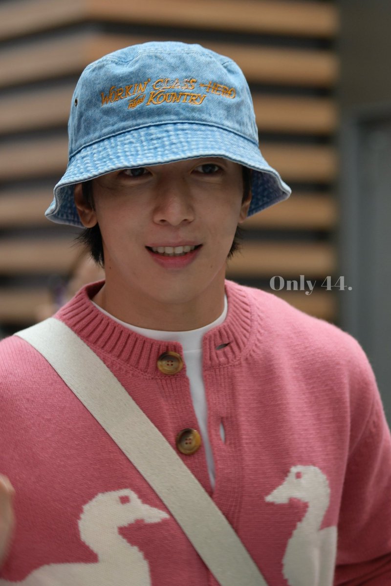 yon_cn4's tweet photo. 202400524   인천공항 츨국　@JYHeffect 

Safe flight 〜✈️👋

※Preview※

#cnblue #정용화 https://t.co/aB0qFLKoXZ