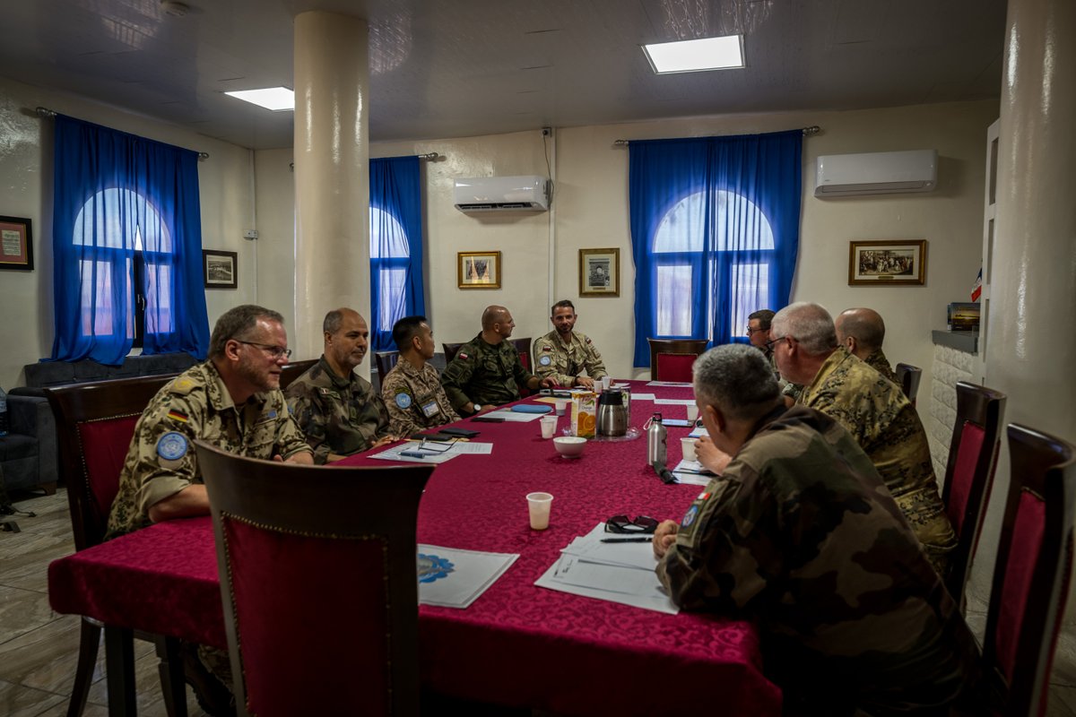 Der Militärpfarrer Hanns-Martin Krahnert betreut die #BundeswehrimEinsatz bei #UNIFIL. Im Libanon traf er sich mit seinen geistlichen Vertretern aus weiteren Nationen. Alle vereint das gleiche Ziel, die beste seelsorgerische Unterstützung für die Kräfte im Einsatz zu leisten.