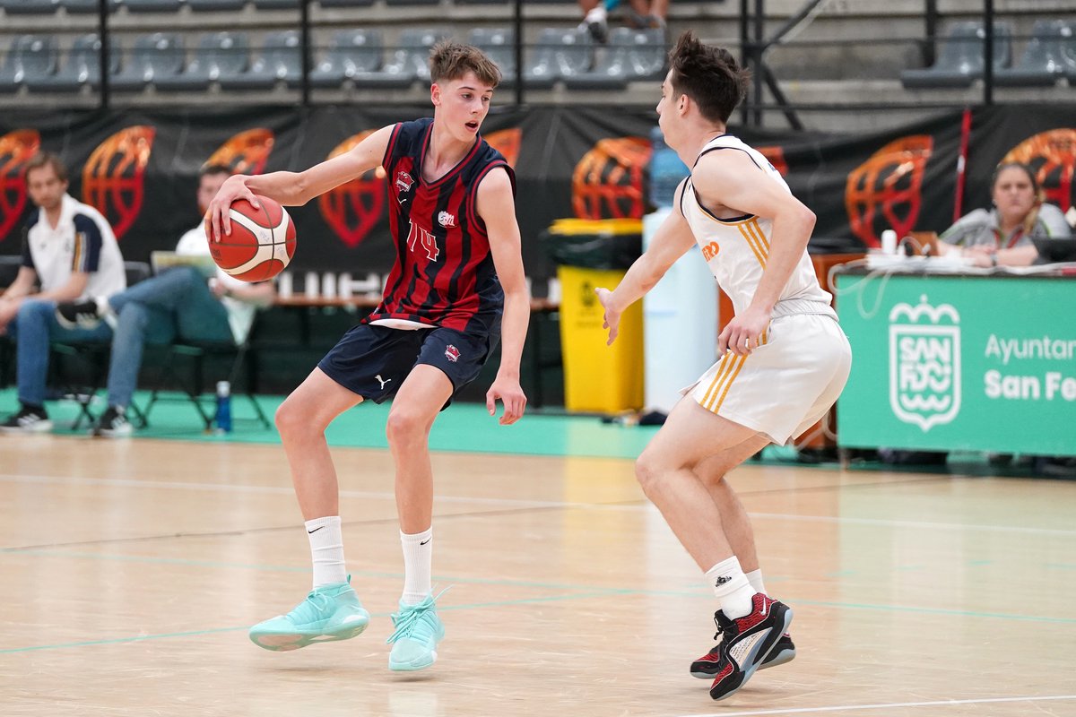 #GameDay ¡Luchamos por el 5º puesto en el Campeonato de España! 🏀 ⏰ 12:30h 🆚 Valencia Basket 📊 shorturl.at/wXK6w 📺 shorturl.at/MpwVW ¡Ánimo, equipo! 🔵🔴