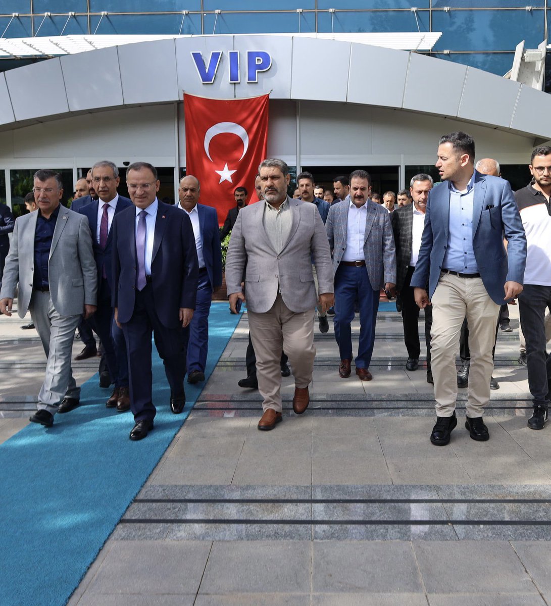 TBMM Başkanvekili ve Ak Parti Şanlıurfa Milletvekili Bekir Bozdağ, Ak Parti milletvekilleri Abdurrahim Dusak ve Mehmet Ali Cevheri ile birlikte Şanlıurfa’da