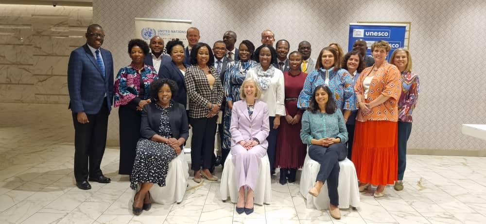 Enriching meeting between UNCT & UNESCO Assistant Director-General for Education @SteGiannini on education, health, & well-being, crucial for holistic devpt of children in 🇿🇲. Congratulations to @UNESCO & partners on launch of the Building Strong Foundations initiative.