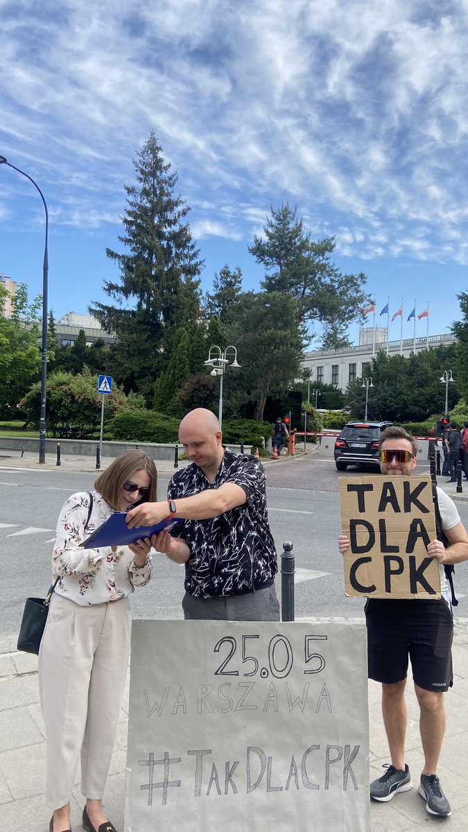 <a href="/FiliksMagdalena/">Magdalena Filiks 🇵🇱🇪🇺</a> Pani Poseł <a href="/FiliksMagdalena/">Magdalena Filiks 🇵🇱🇪🇺</a>, zasłynęła Pani awanturniczym stylem prowadzenia Komisji Śledczej (celem przykrycia swojego nieprzygotowania), zaś obecnie atakuje i wyzywa Pani zwykłych obywateli, którzy wychodzą na ulicę NIE PRZECIWKO PANI, a za Polską i jej rozwojem. 

Jest Pani