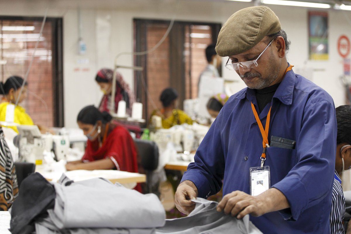 Wouldn’t it be useful to know which industrial skills are in demand?🏭 New ILO study assesses skills supply, demand & needs in the Chattogram-Cox’s Bazar region, offering key insights for economic growth, employability & unique regional needs. More info👉 bit.ly/3V7JCQE