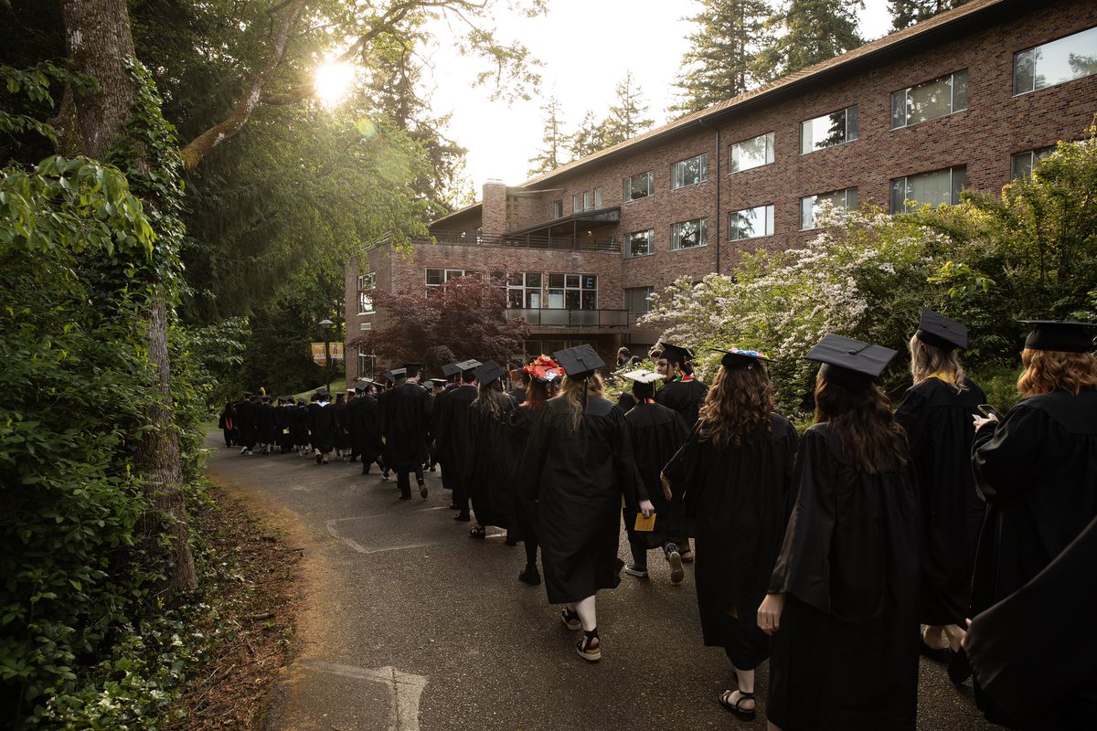 PLUNEWS's tweet photo. Congratulations to the College of Liberal Studies Class of 2024! We had an incredible time celebrating you this evening! #PLUGrad #ClassOf2024 https://t.co/Z2DrZcZytT