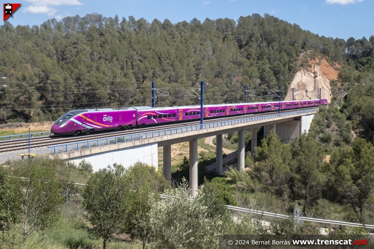 Buen día. Bon dia. Egun on. Bo día. #Felizviernes y #felizfinde (Fotografía cortesía de @trenscat. Muchas gracias, Bernat.)