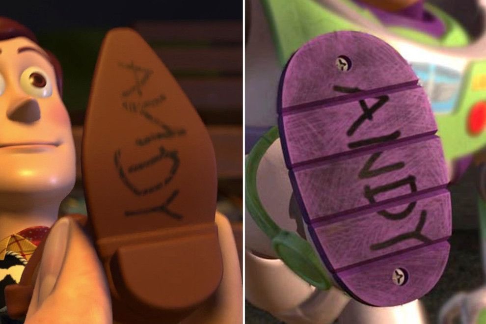 anotherthird_'s tweet photo. ของเล่น Toy Story รุ่นใหม่ตอนนี้ัใต้เท้าของพวกเขาไม่ได้ถูกเขียนชื่อ ANDY อีกต่อไปแล้วนะ 🥲 เพราะน้องๆเป็นของ Bonnie ไปแล้ว น้องจากจะเป็นกับดักความแก่ความคลาสสิค (สำหรับคนที่ยังมีของเล่นซีรี่ย์เก่าที่เป็นชื่อของ ANDY อยู่) ยังเป็นดีเทลที่น่ารักและใส่ใจมากๆ https://t.co/MEuymNHvZ4