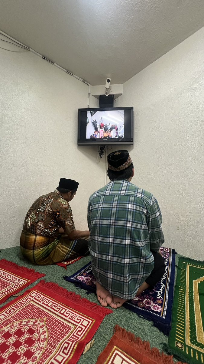 ariadiffa's tweet photo. Achievement unlocked:
Jumatan di Kabukicho https://t.co/rtLjqblKsn