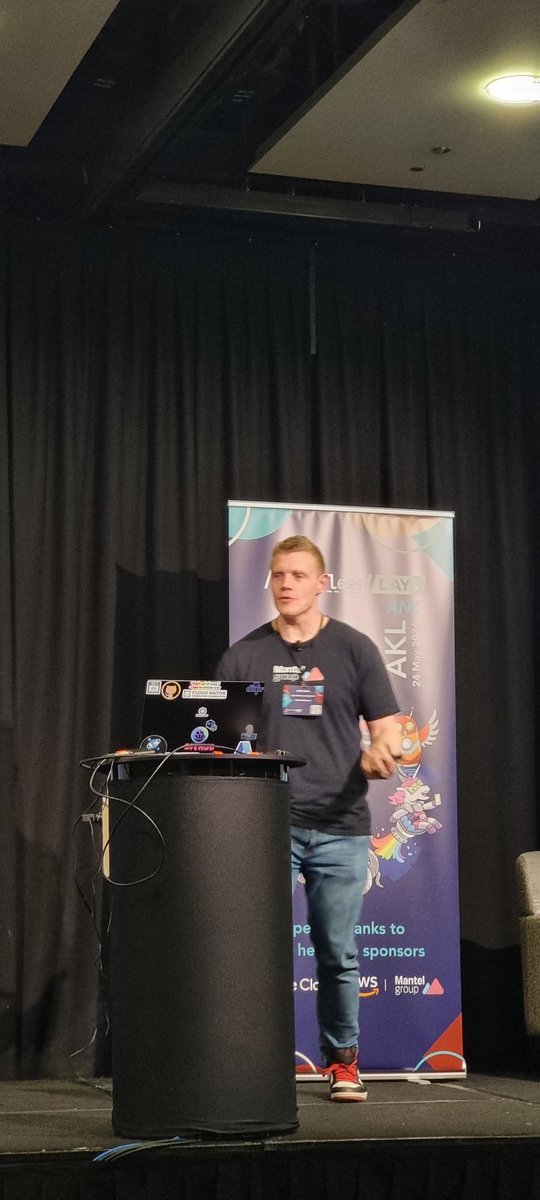 <a href="/willvelida/">Will Velida 🇺🇦</a> just started talking about one of my favourite topics... #AzureContainerApps at <a href="/SLSDaysANZ/">ServerlessDays ANZ</a> Auckland. Best way to finish an awesome day!