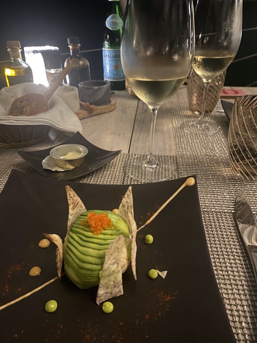 paulinedaniels's tweet photo. Delicious supper at our hotels floating restaurant! #postedeflacq https://t.co/vIN7DF6X2S