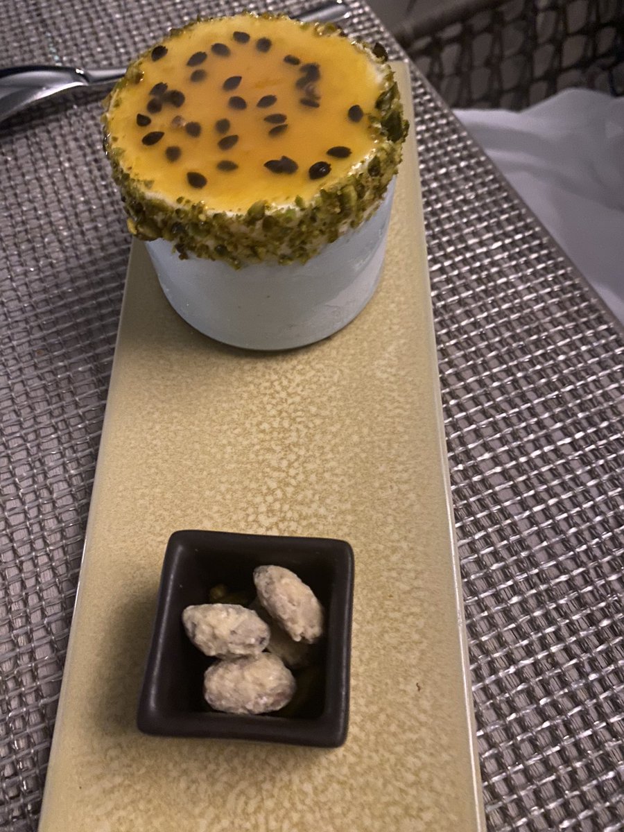 paulinedaniels's tweet photo. Delicious supper at our hotels floating restaurant! #postedeflacq https://t.co/vIN7DF6X2S