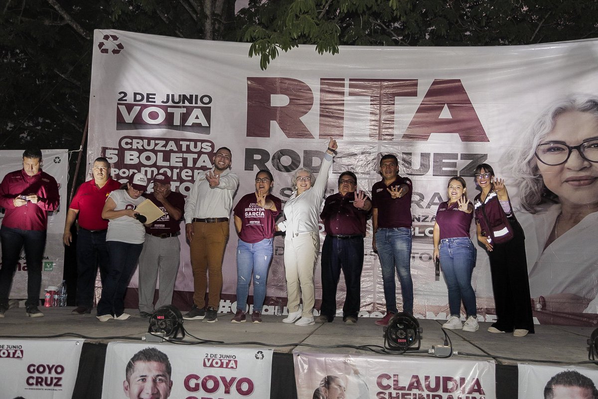 ritaozalia_'s tweet photo. Desde #Axtla de Terrazas confirmo mi compromiso de NO FALLAR AL PUEBLO.✋🏼😃
Les llevo en el corazón. ♥️
#RitaRodríguezTuVozEnElSenado
#PlanC
#VotaTodoMorena
#OrgullosamenteMorena
#ClaudiaSheinbaumPresidenta https://t.co/P32dA2SxKl